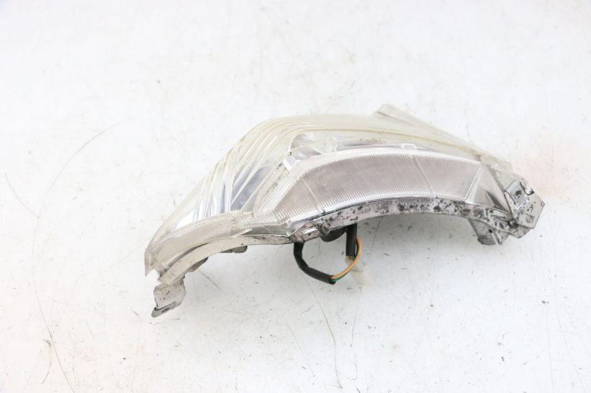 photo de CLIGNOTANT AVANT GAUCHE JM MOTORS GTS 125 (2015 - 2019) - Gros plan technique