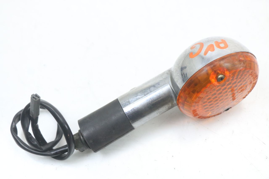 photo de CLIGNOTANT AVANT GAUCHE SUZUKI GZ MARAUDER 125 (1998 - 2004) - Zoom état d’usage