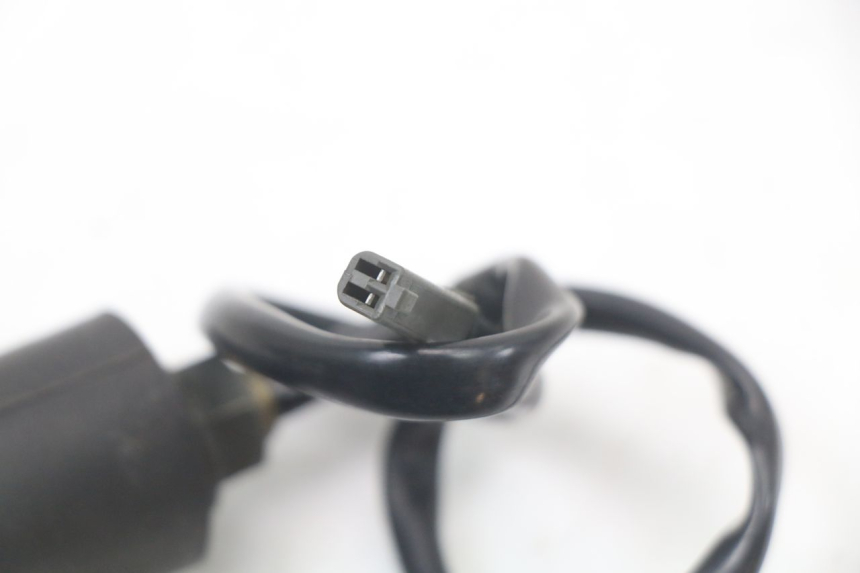 photo de CLIGNOTANT AVANT GAUCHE SUZUKI GZ MARAUDER 125 (1998 - 2004) - Points de fixation