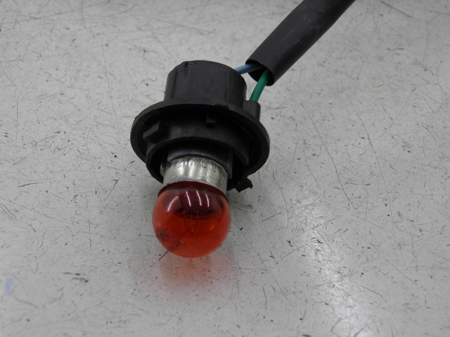 photo de CLIGNOTANT AVANT GAUCHE JM MOTOR S-MAX 125 (2010 - 2014) - État de surface