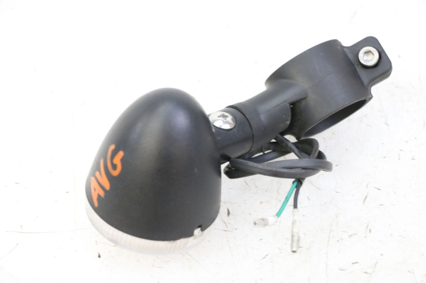 photo de CLIGNOTANT AVANT GAUCHE KEEWAY K-LIGHT KLIGHT 125 (2018 - 2025) - Gros plan technique