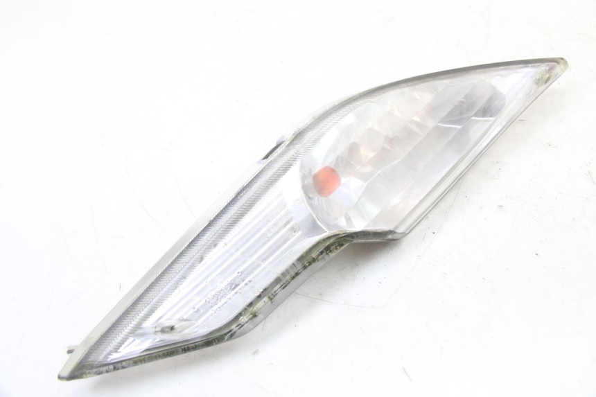 photo de CLIGNOTANT AVANT GAUCHE KYMCO DINK 4T 50 (2007 - 2018) - Autre angle de vue