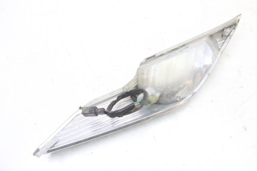 photo de CLIGNOTANT AVANT GAUCHE KYMCO DINK 4T 50 (2007 - 2018) - Gros plan technique