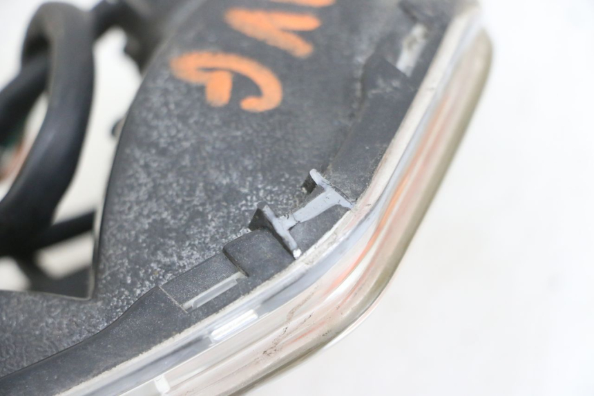 photo de CLIGNOTANT AVANT GAUCHE KYMCO LIKE 125 (2009 - 2016) - Zoom état d’usage