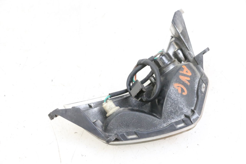 photo de CLIGNOTANT AVANT GAUCHE KYMCO LIKE 125 (2009 - 2016) - Gros plan technique