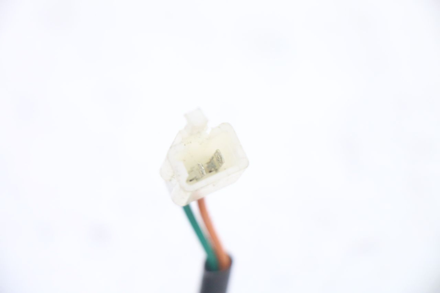 photo de CLIGNOTANT AVANT GAUCHE LONGJIA SHARPY 125 (2020 - 2024) - Gros plan technique