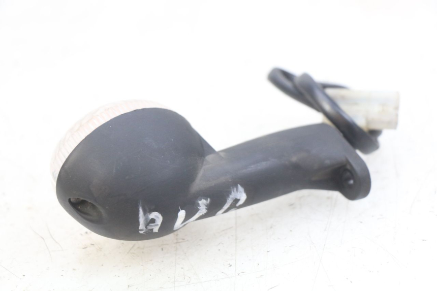 photo de CLIGNOTANT AVANT GAUCHE PEUGEOT LUDIX 50 (2005 - 2007) - Gros plan technique