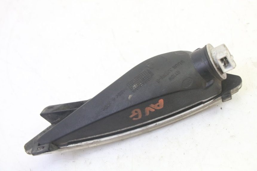 photo de CLIGNOTANT AVANT GAUCHE PIAGGIO MP3 125 (2006 - 2014) - Autre angle de vue