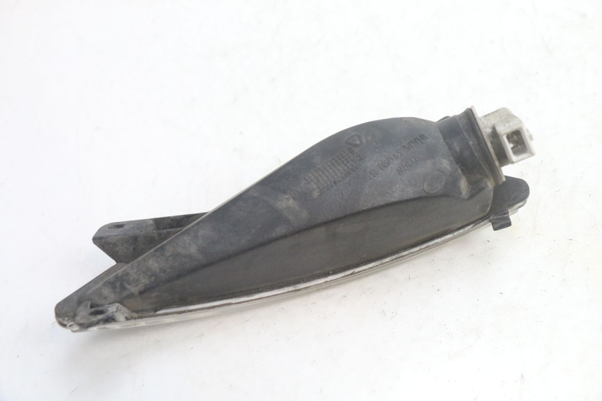 photo de CLIGNOTANT AVANT GAUCHE PIAGGIO MP3 125 (2006 - 2014) - Autre angle de vue