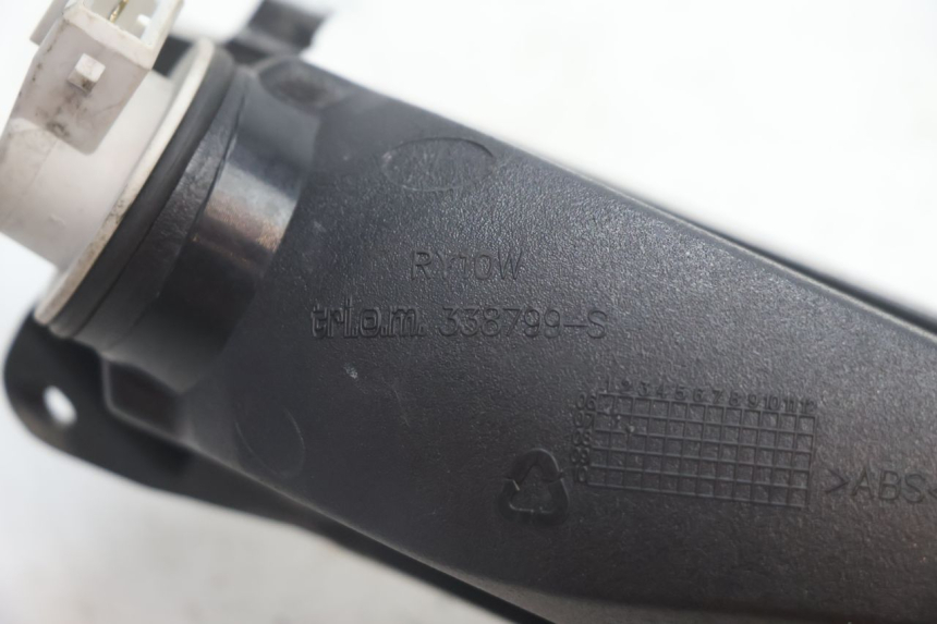 photo de CLIGNOTANT AVANT GAUCHE PIAGGIO MP3 125 (2006 - 2014) - État de surface