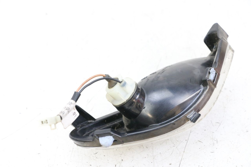 photo de CLIGNOTANT AVANT GAUCHE YAMAHA NEOS NEO'S 4T 50 (2008 - 2016) - Gros plan technique