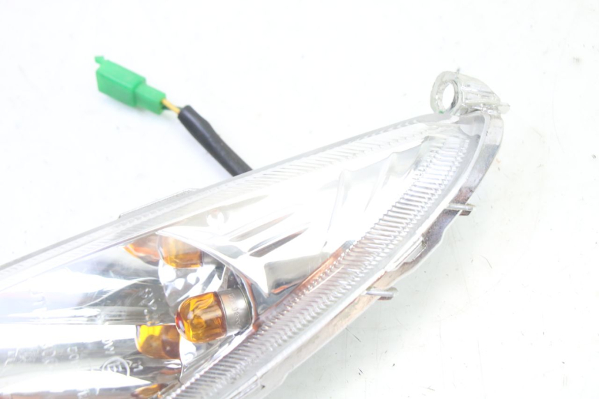 photo de CLIGNOTANT AVANT GAUCHE SYM ORBIT 2 4T 50 (2008 - 2017) - Zoom état d’usage