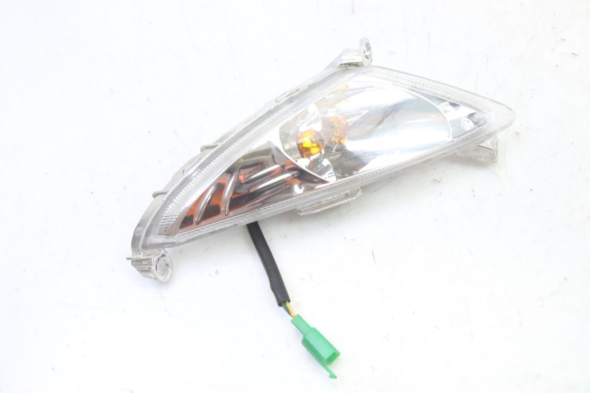 photo de CLIGNOTANT AVANT GAUCHE SYM ORBIT 2 4T 50 (2008 - 2017) - Autre angle de vue