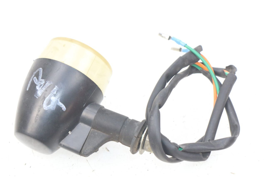 photo de CLIGNOTANT AVANT GAUCHE IMF INDUSTRIE PTIO 2 50 (2014 - 2017) - Gros plan technique