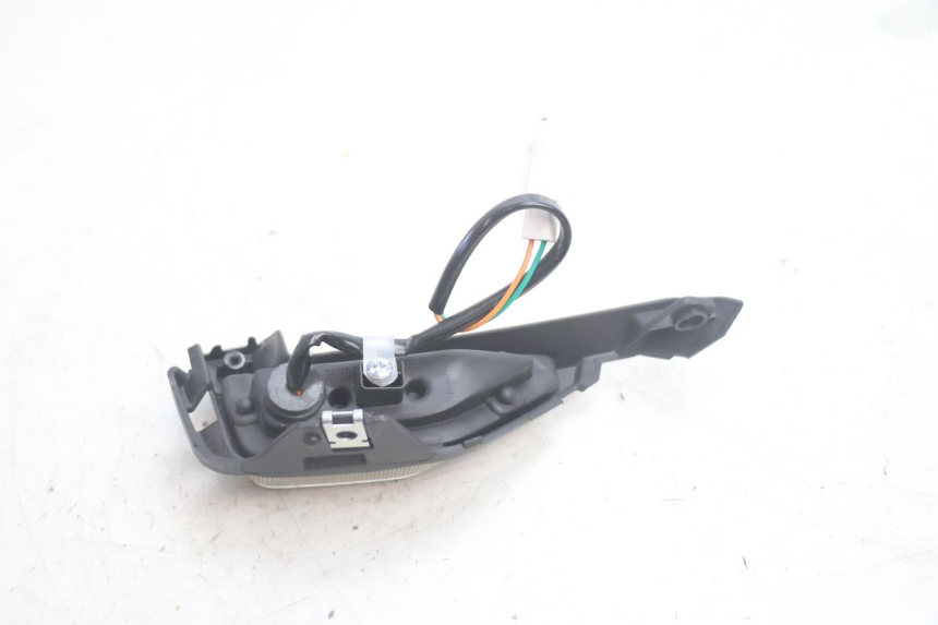 photo de CLIGNOTANT AVANT GAUCHE JM MOTORS R-MAX TECH 50 (2024 - 2026) - Autre angle de vue