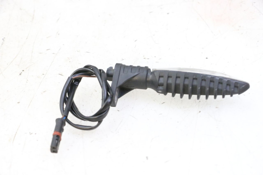 photo de CLIGNOTANT AVANT GAUCHE BMW S RR ABS S1000RR 1000 (2015 - 2018) - Gros plan technique