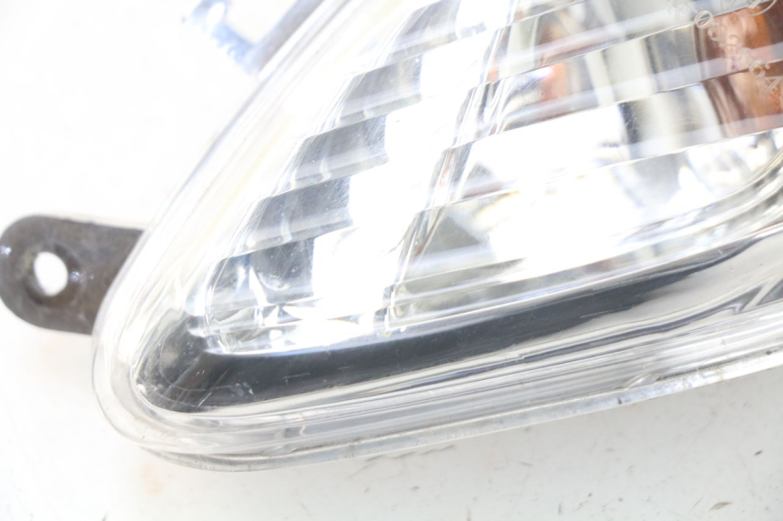 photo de CLIGNOTANT AVANT GAUCHE JM MOTORS SANTANA 50 (2014 - 2023) - Points de fixation