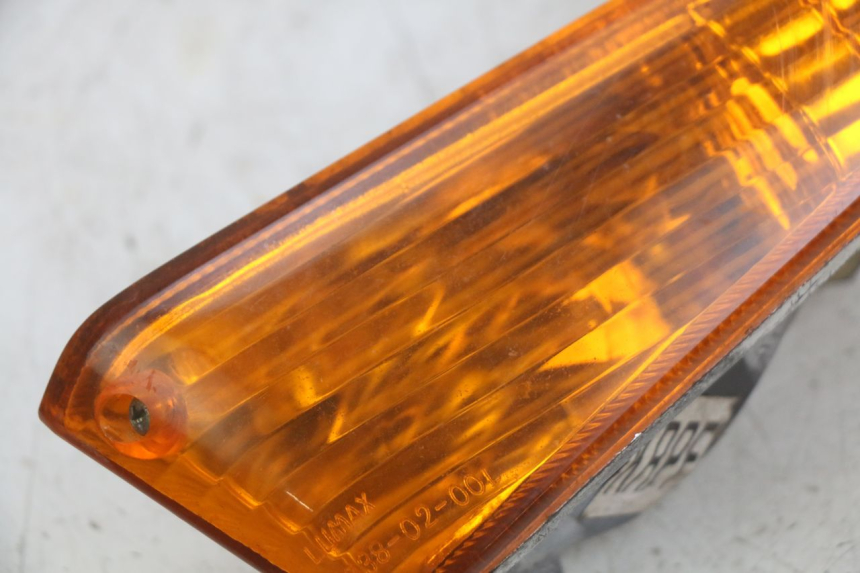 photo de CLIGNOTANT AVANT GAUCHE HONDA SCV LEAD 100 (2003 - 2007) - Zoom état d’usage