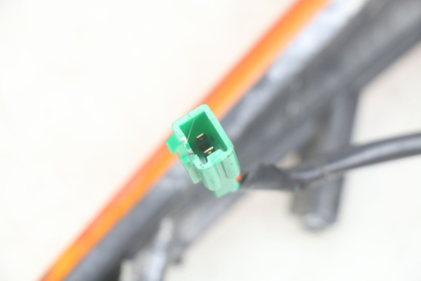 photo de CLIGNOTANT AVANT GAUCHE HONDA SCV LEAD 100 (2003 - 2007) - État de surface