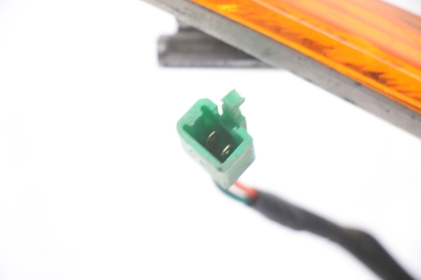 photo de CLIGNOTANT AVANT GAUCHE HONDA SCV LEAD 100 (2003 - 2007) - Pièce contrôlée