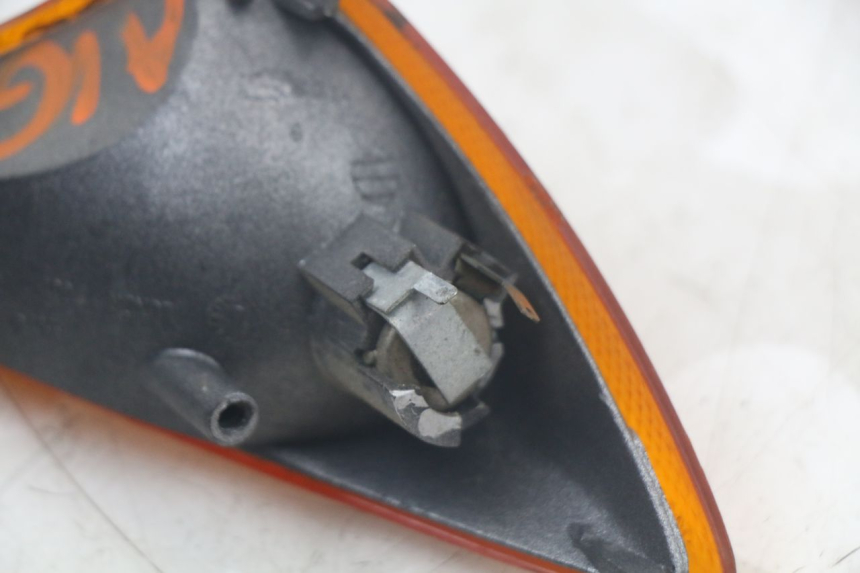 photo de CLIGNOTANT AVANT GAUCHE PEUGEOT SPEEDFIGHT 100 (1997 - 2007) - Points de fixation