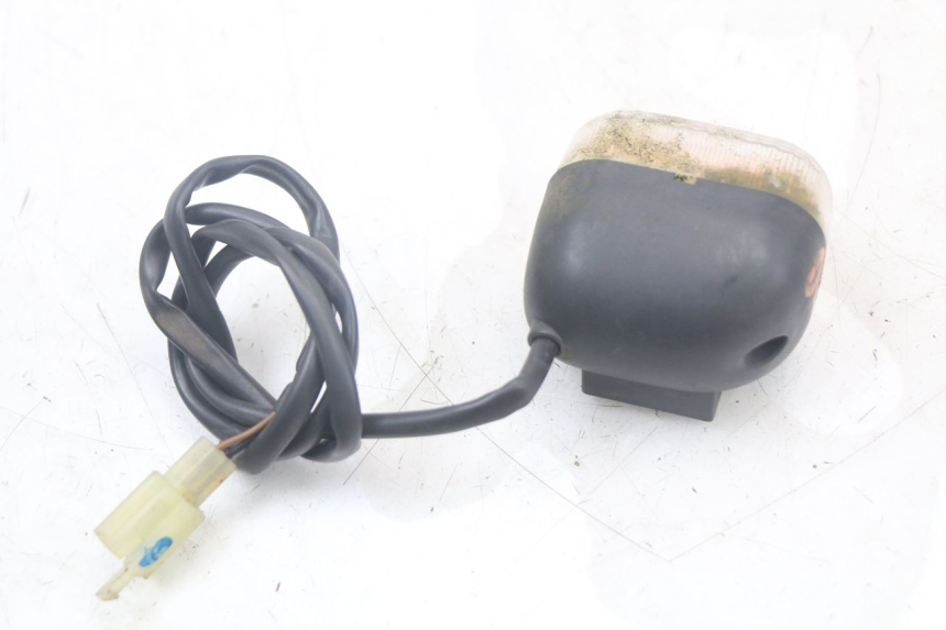 photo de CLIGNOTANT AVANT GAUCHE MBK STUNT NAKED 50 (2004 - 2018) - Autre angle de vue