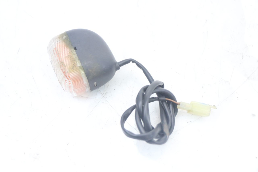 photo de CLIGNOTANT AVANT GAUCHE MBK STUNT NAKED 50 (2004 - 2018) - Gros plan technique