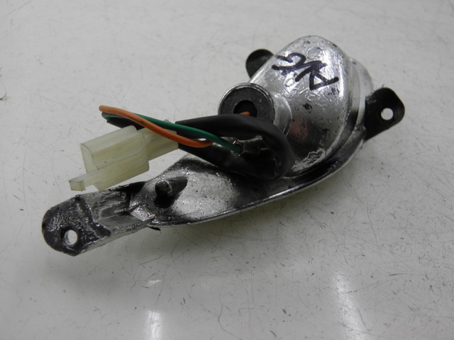 photo de CLIGNOTANT AVANT GAUCHE TNT MOTOR ROMA 10' 4T 50 (2007 - 2018) - Gros plan technique