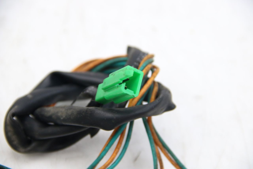 photo de CLIGNOTANT AVANT GAUCHE PEUGEOT TWEET 4T 50 (2010 - 2014) - Gros plan technique