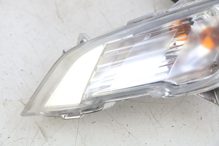 photo de CLIGNOTANT AVANT GAUCHE PEUGEOT TWEET 4T 50 (2018 - 2022) - Autre angle de vue