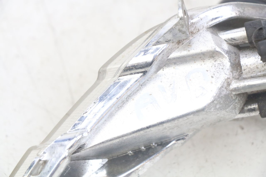 photo de CLIGNOTANT AVANT GAUCHE PEUGEOT TWEET 4T 50 (2018 - 2022) - Gros plan technique