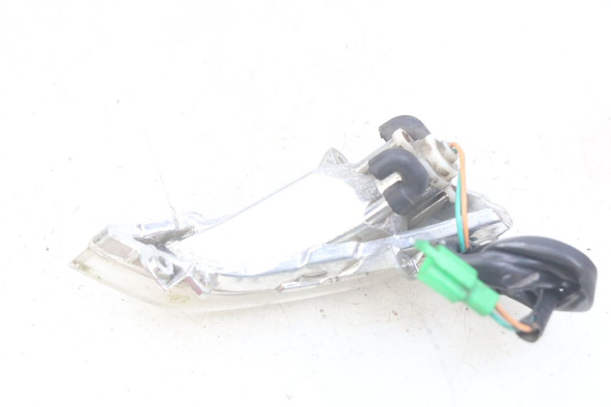 photo de CLIGNOTANT AVANT GAUCHE PEUGEOT TWEET 4T 50 (2018 - 2022) - Points de fixation