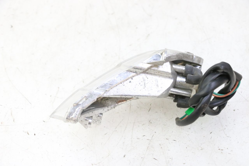 photo de CLIGNOTANT AVANT GAUCHE PEUGEOT TWEET PRO CARGO 50 (2018 - 2022) - Gros plan technique