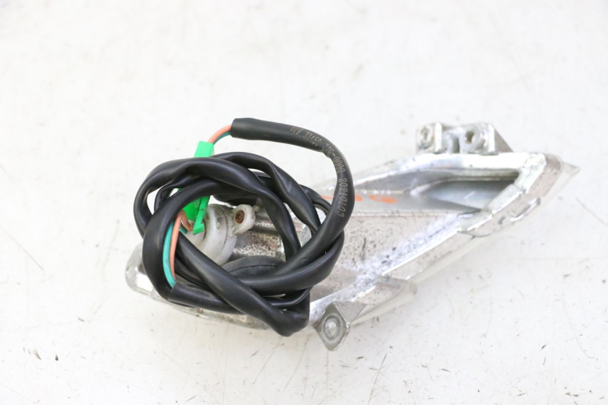 photo de CLIGNOTANT AVANT GAUCHE PEUGEOT TWEET PRO CARGO 50 (2018 - 2022) - Points de fixation