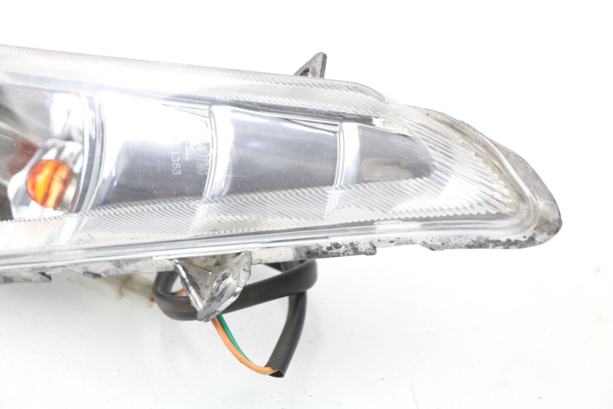 photo de CLIGNOTANT AVANT GAUCHE RAZZO VENICE 50 (2009 - 2014) - Points de fixation