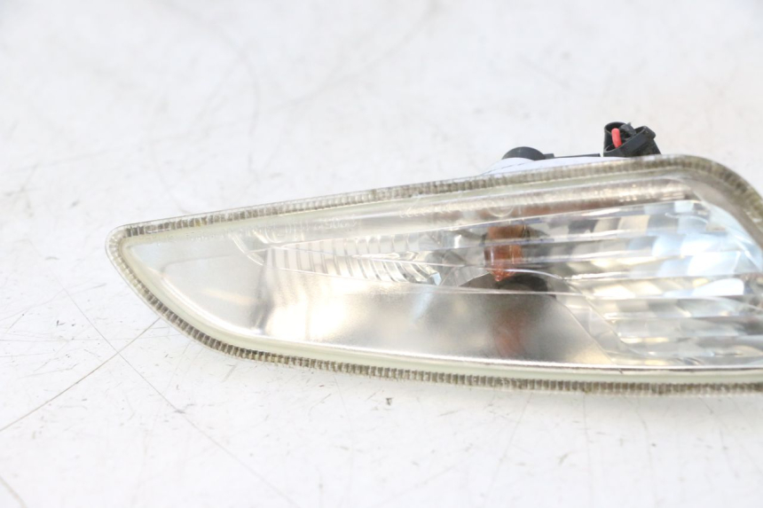 photo de CLIGNOTANT AVANT GAUCHE PIAGGIO VESPA PRIMAVERA 2T 50 (2013 - 2018) - Autre angle de vue