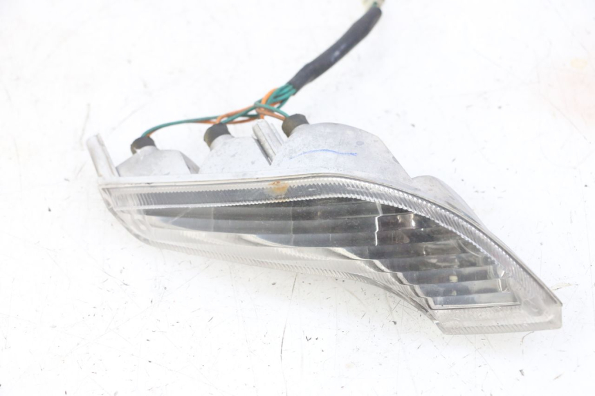 photo de CLIGNOTANT AVANT GAUCHE PEUGEOT VIVACITY NEW 4T 50 (2008 - 2017) - Gros plan technique