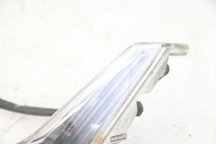 photo de CLIGNOTANT AVANT GAUCHE PEUGEOT VIVACITY NEW 4T 50 (2008 - 2017) - Points de fixation