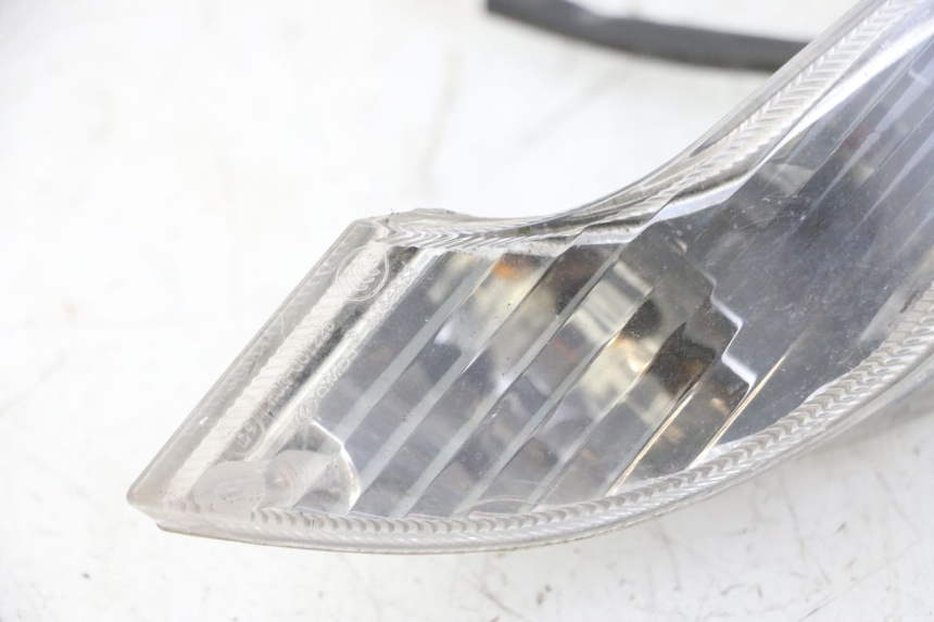 photo de CLIGNOTANT AVANT GAUCHE PEUGEOT VIVACITY NEW 4T 50 (2008 - 2017) - État de surface