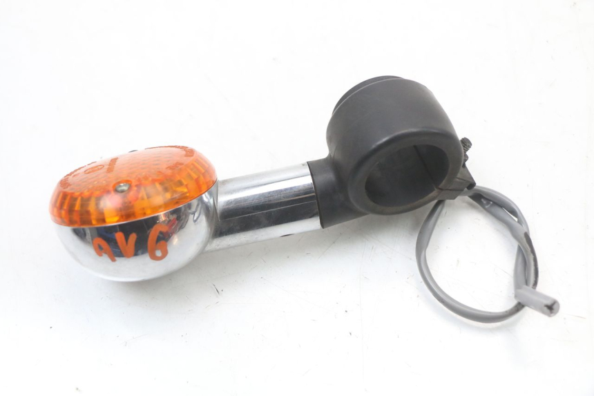 photo de CLIGNOTANT AVANT GAUCHE SUZUKI VL INTRUDER 125 (2004 - 2007) - Zoom état d’usage