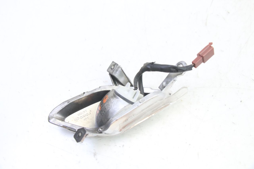 photo de CLIGNOTANT AVANT GAUCHE MBK WAAP 125 (2008 - 2013) - Gros plan technique