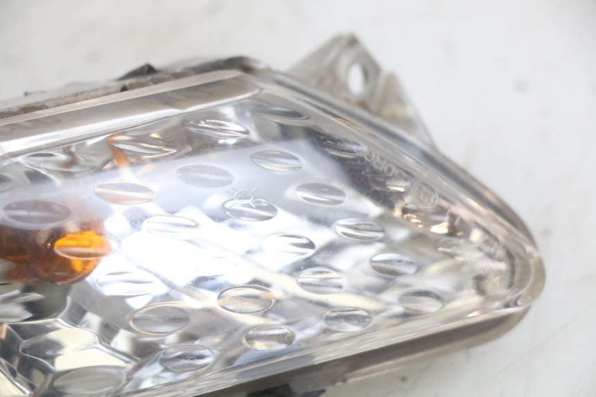 photo de CLIGNOTANT AVANT GAUCHE YAMAHA X-MAX XMAX 250 (2006 - 2009) - Détail de la pièce