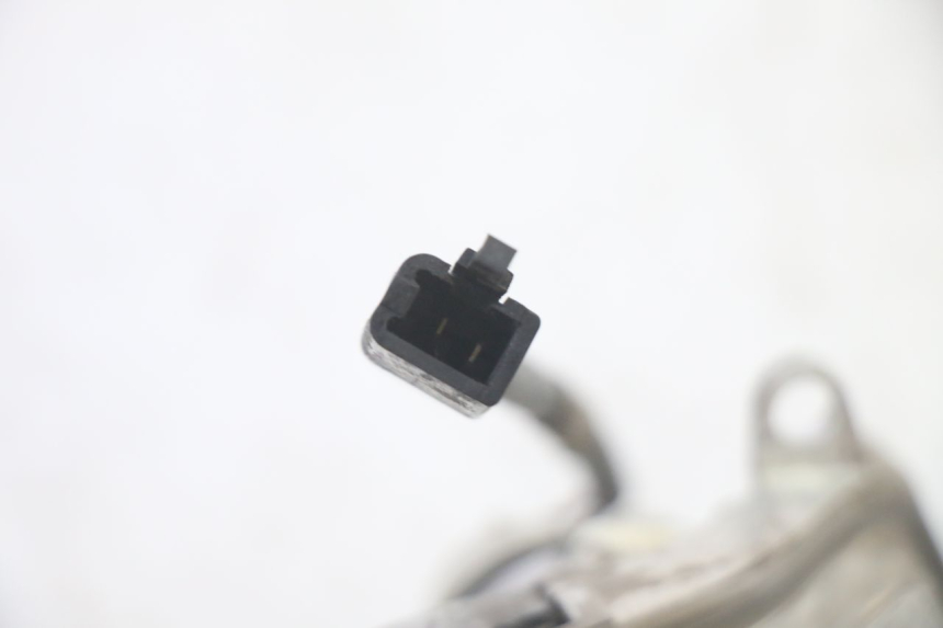 photo de CLIGNOTANT AVANT GAUCHE YAMAHA X-MAX XMAX 250 (2006 - 2009) - Points de fixation