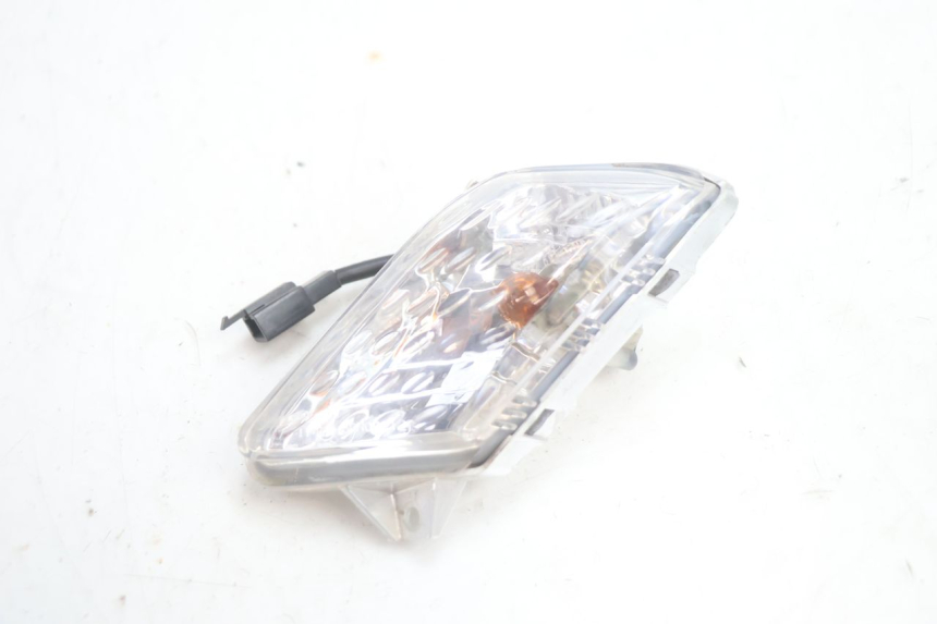 photo de CLIGNOTANT AVANT GAUCHE YAMAHA XMAX X-MAX 125 (2006 - 2009) - Détail de la pièce