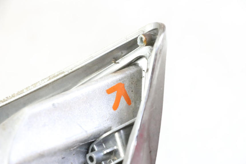 photo de CLIGNOTANT AVANT GAUCHE PIAGGIO XEVO - X EVO 125 (2007 - 2017) - Autre angle de vue