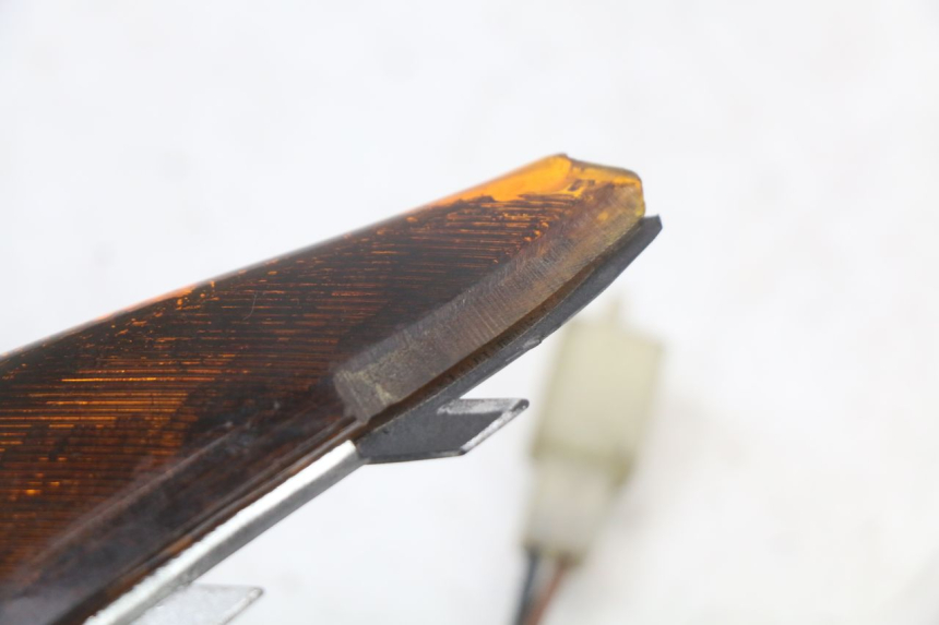 photo de CLIGNOTANT AVANT GAUCHE YAMAHA BW'S NG NEXT GENERATION 50 (1996 - 2003) - Autre angle de vue