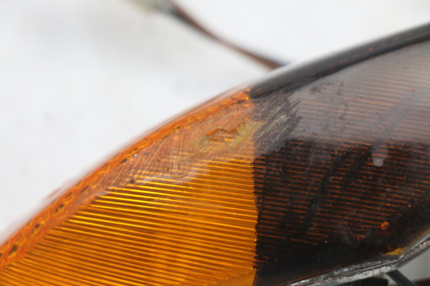 photo de CLIGNOTANT AVANT GAUCHE YAMAHA BW'S NG NEXT GENERATION 50 (1996 - 2003) - Points de fixation