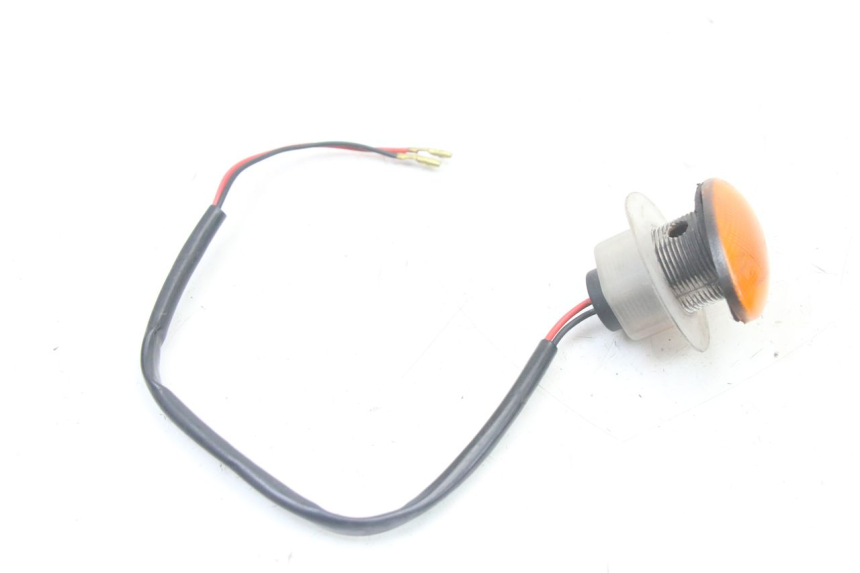 photo de CLIGNOTANT AVANT GAUCHE YAMAHA FZS FAZER 600 (2001 - 2003) - Autre angle de vue