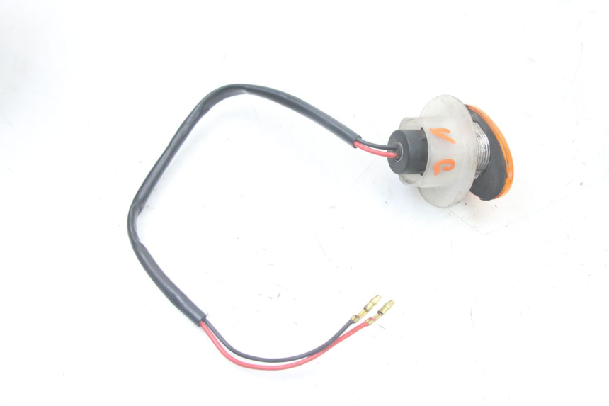 photo de CLIGNOTANT AVANT GAUCHE YAMAHA FZS FAZER 600 (2001 - 2003) - Gros plan technique