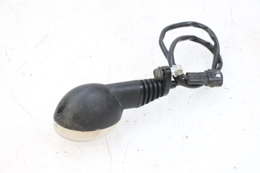 photo de CLIGNOTANT AVANT GAUCHE YAMAHA YFM R RAPTOR 250 (2008 - 2014) - Gros plan technique